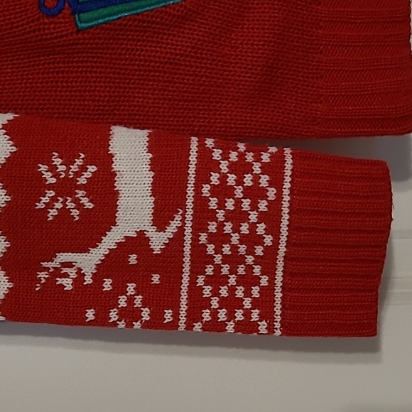 Christmas Sweater 🎄 - Picture 4 of 8